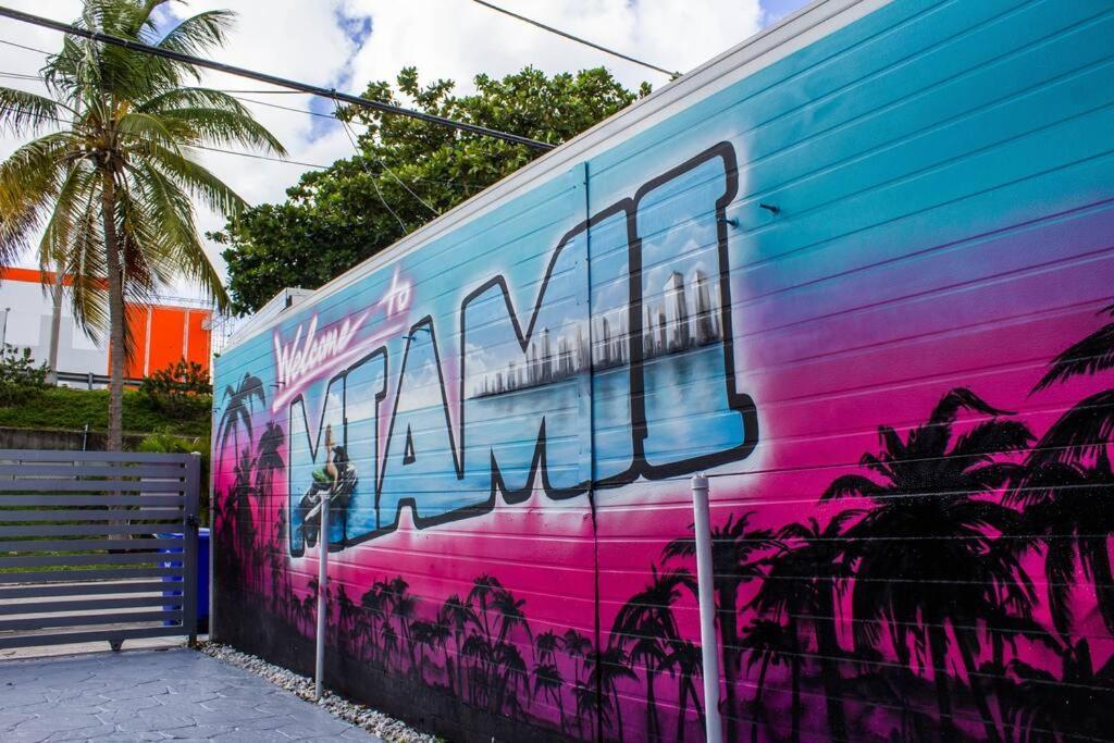 Unique Miami Art Escape W/ Hottub, Arcade & Murals Buitenkant foto