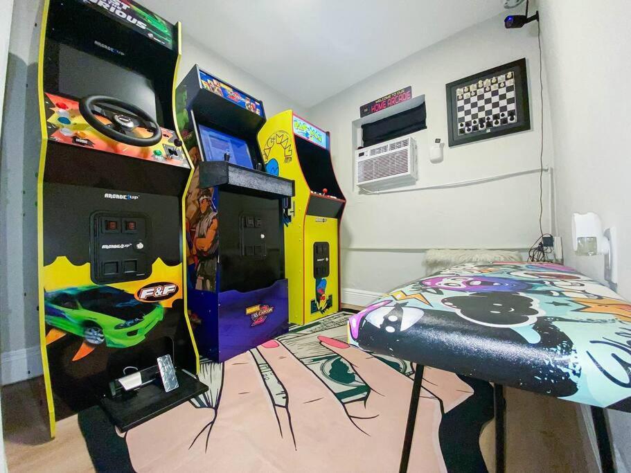 Unique Miami Art Escape W/ Hottub, Arcade & Murals Buitenkant foto