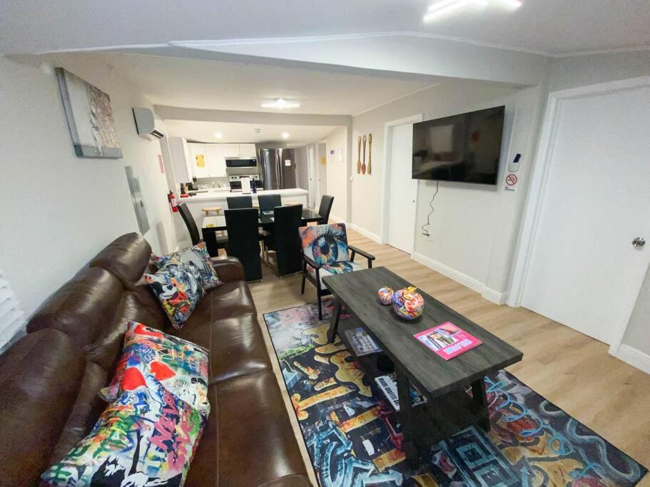 Unique Miami Art Escape W/ Hottub, Arcade & Murals Buitenkant foto