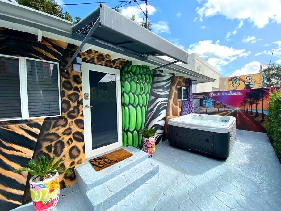 Unique Miami Art Escape W/ Hottub, Arcade & Murals Buitenkant foto